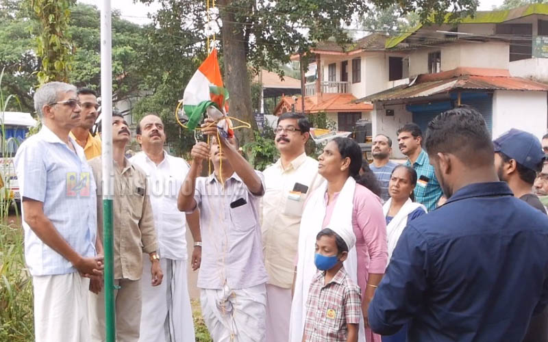 കോണ്‍ഗ്രസ് ഇരിപ്രക്കുന്ന് ബൂത്ത് കമ്മറ്റിയുടെ നേതൃത്വത്തില്‍ സ്വാതന്ത്ര്യദിനം ആഘോഷിച്ചു