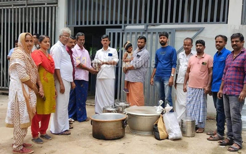 അന്നദാനമൊരുക്കി