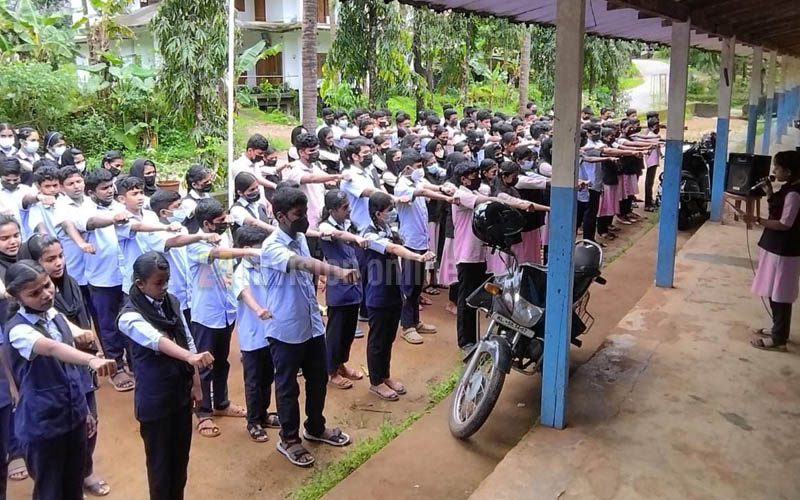 കേളകം പഞ്ചായത്തിലെ വിവിധ സ്‌കൂളുകളില്‍ മാലിന്യ മുക്ത പ്രതിജ്ഞ നടത്തി