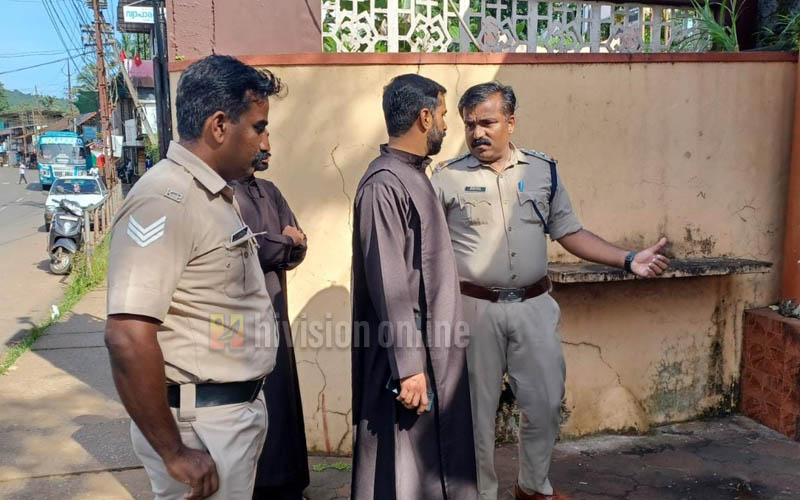 പേരാവൂര്‍ മൗണ്ട് കാര്‍മ്മല്‍ ആശ്രമത്തില്‍ മോഷണം