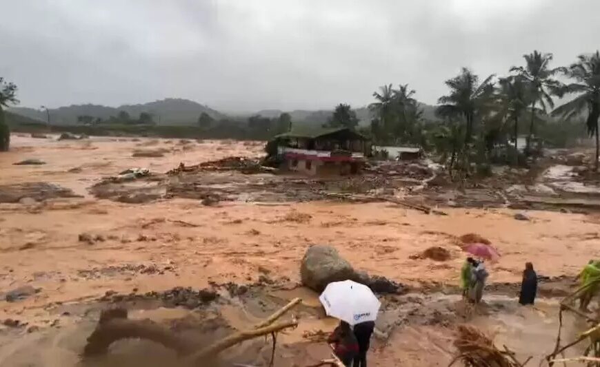 വയനാട്ടിലെ ഉരുള്‍പൊട്ടലില്‍ വിവിധയിടങ്ങളിലായി 250 പേര്‍ കുടുങ്ങിക്കിടക്കുന്നതായി സംസ്ഥാന സര്‍ക്കാര്‍