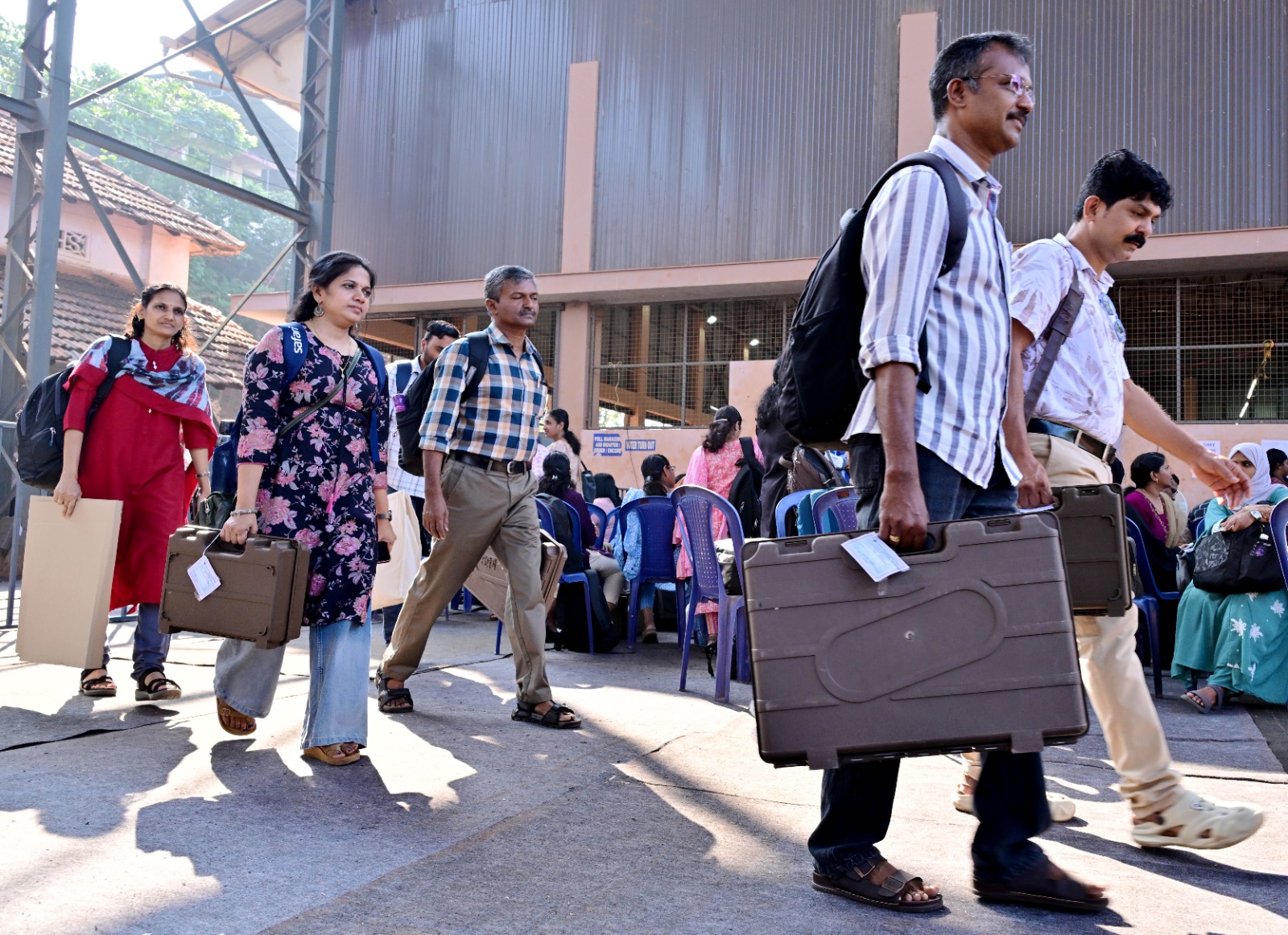 തദ്ദേശ തിരഞ്ഞെടുപ്പ്;രാവിലെ ആറുമണിക്ക് മോക് പോള്‍; ഏഴ് മണി മുതല്‍ പോളിംഗ്