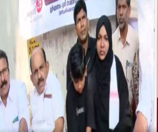 ആരോഗ്യമന്ത്രിയുടെ വസതിക്ക് മുന്നില്‍ ഉപവാസ സമരവുമായി ഹര്‍ഷിന