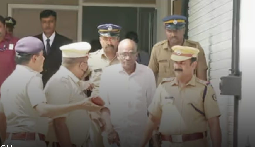 ശബരിമല സ്വർണക്കൊള്ള: എൻ വാസുവിന് തിരിച്ചടി, ജാമ്യാപേക്ഷ തള്ളി സുപ്രീംകോടതി; ദൈവത്തെ കൊള്ളയടിച്ചില്ലേയെന്ന് ചോദ്യം