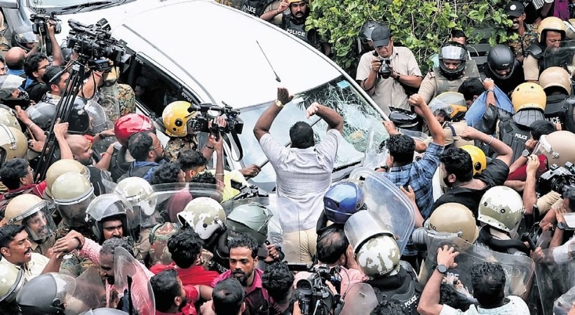 റെയ്ഡ് കഴിഞ്ഞ് മടങ്ങിയ ഇ.ഡി ഉദ്യോഗസ്ഥരെ ആക്രമിച്ച കേസ്; മൂന്ന് പ്രതികളുടെ ജാമ്യാപേക്ഷ തള്ളി