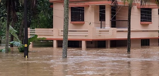 മഴക്കെടുതിയില്‍ ദുരിതം അനുഭവിക്കുന്ന വ്യാപാരികള്‍ക്ക് സഹായ പദ്ധതി തീരുമാനിച്ച് മന്ത്രിസഭാ യോഗം