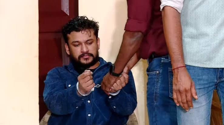 അര്ജുന് ആയങ്കിയെ പൊലീസ് അറസ്റ്റ് ചെയ്തു; പിടിയിലായത് കണ്ണൂരില് നിന്ന്
