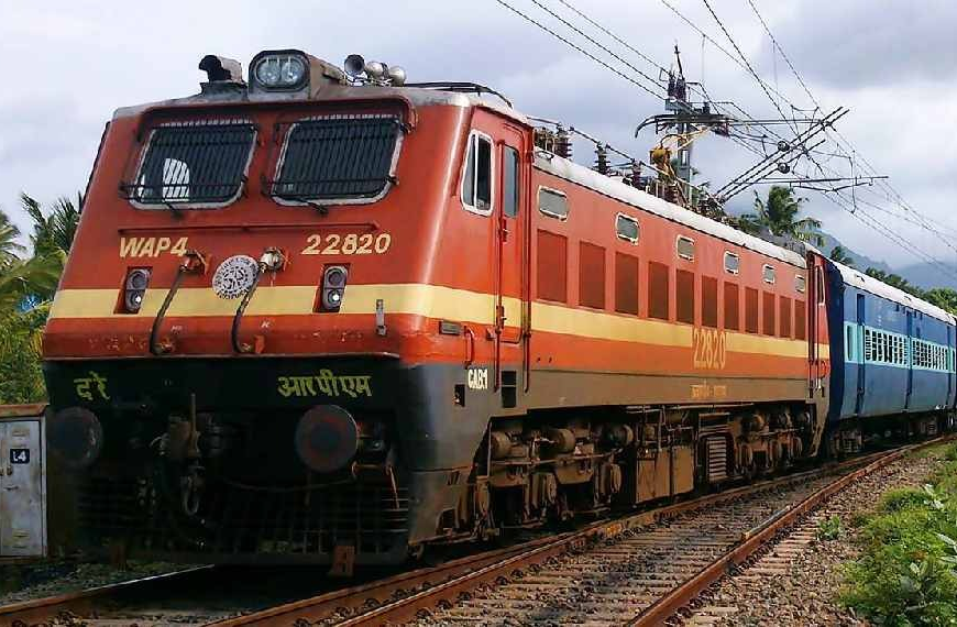 ഓണക്കാലത്തെ യാത്രാത്തിരക്ക് പരിഗണിച്ച് ബെംഗളൂരുവില്‍നിന്ന് കേരളത്തിലേക്ക് കൂടുതല്‍ സ്‌പെഷ്യല്‍ ട്രെയിനുകള്‍ പ്രഖ്യാപിച്ച് ദക്ഷിണ റെയില്‍വേ