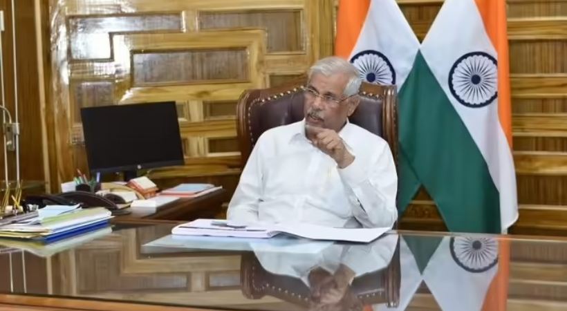 പരീക്ഷാ ക്രമക്കേട് ആരോപണം; പിഎസ്സി സെക്രട്ടറിയെ വിളിച്ചുവരുത്തി വിശദീകരണം തേടി ഗവര്‍ണര്‍