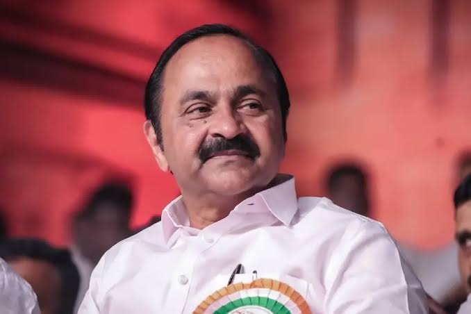 മുഴുവന് സമയ കെപിസിസി അധ്യക്ഷന് വേണമെന്ന് രാഹുല് ഗാന്ധിയോട് ആവശ്യപ്പെട്ട് മുഖ്യമന്ത്രി വി ഡി സതീശന്.